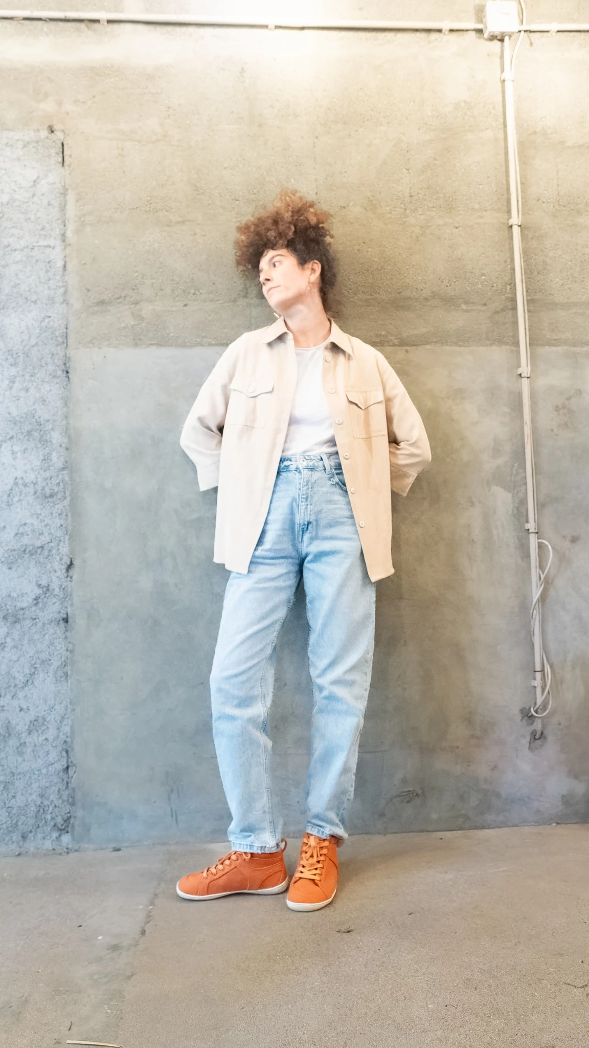 Chaussures barefoot orange pour débuter au quotidien